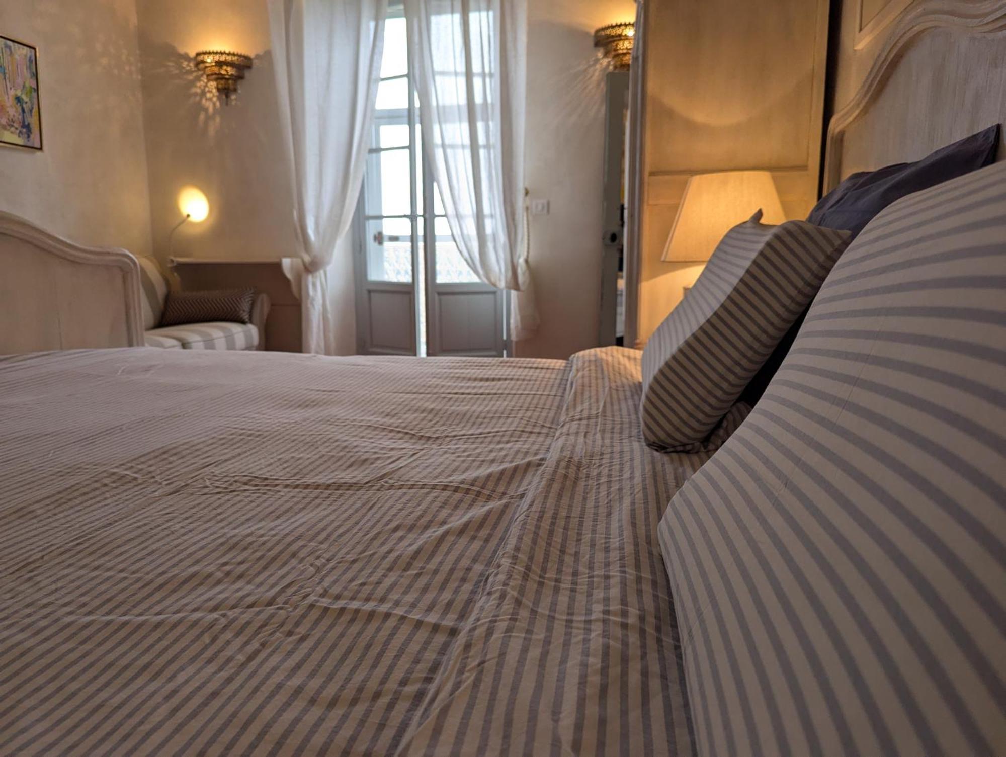 Les Chapeliers Bed & Breakfast Claviers Eksteriør bilde